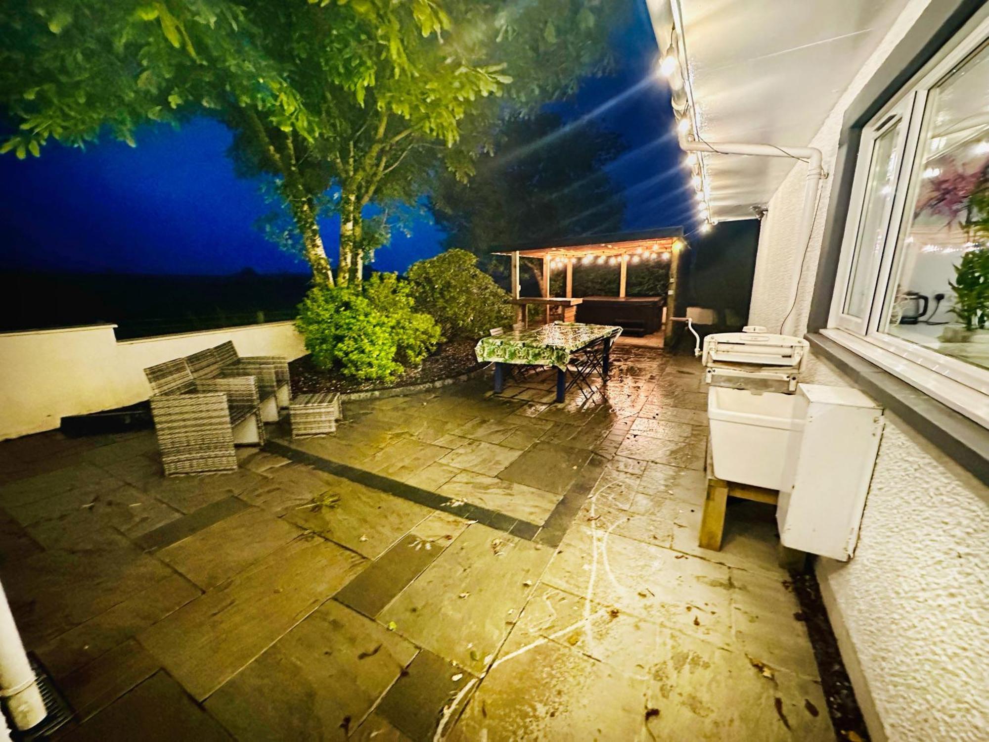 Alton Villa, Sleeps 12, Great For Families, Undercover Hotub & Games Room Newmilns Exterior foto
